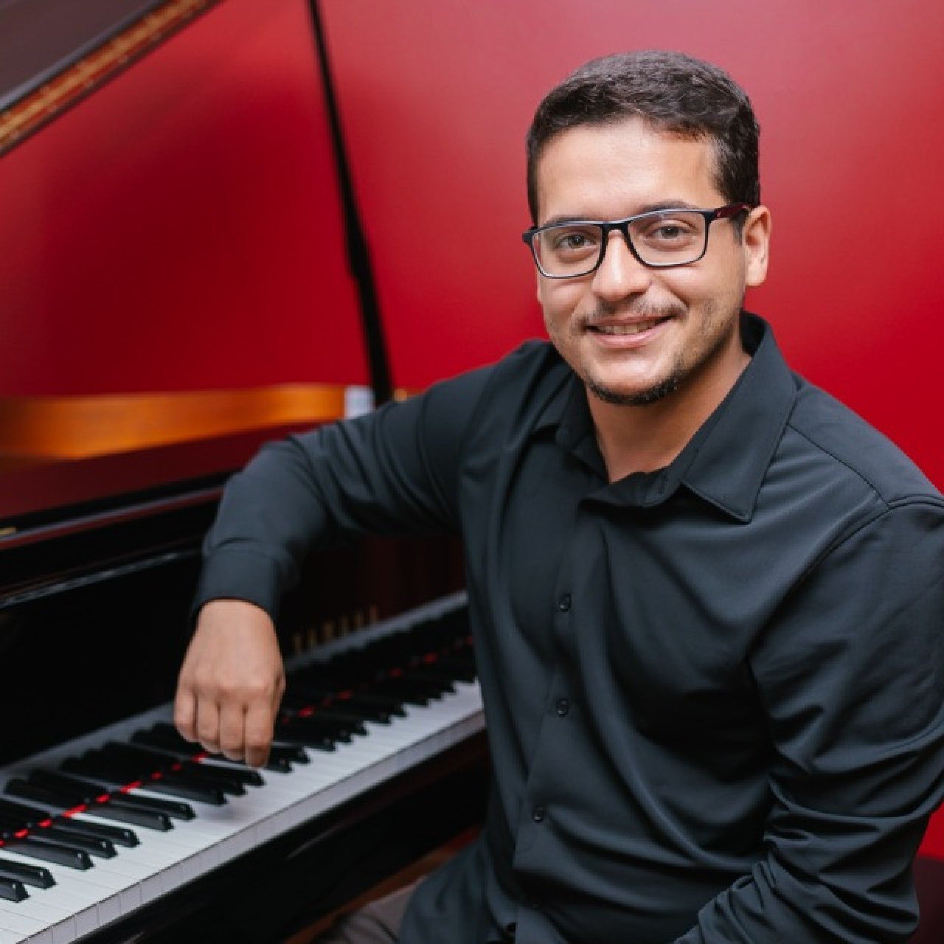 Matheus Mota pianista e regente assistente 