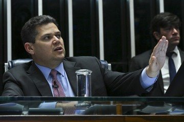 Alcolumbre disse para a oposição que não vai pautar processo de impeachment contra ministros do STF: 'Podem ser 20, 40, 80 (assinaturas no pedido)' -  (crédito: Jefferson Rudy/Agência Senado)