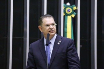 O deputado federal e l&iacute;der da oposi&ccedil;&atilde;o na C&acirc;mara, S&oacute;stenes Cavalcante, pronuncia-se na tribuna da Casa -  (crédito: Kayo Magalh&atilde;es/C&acirc;mara dos Deputados)