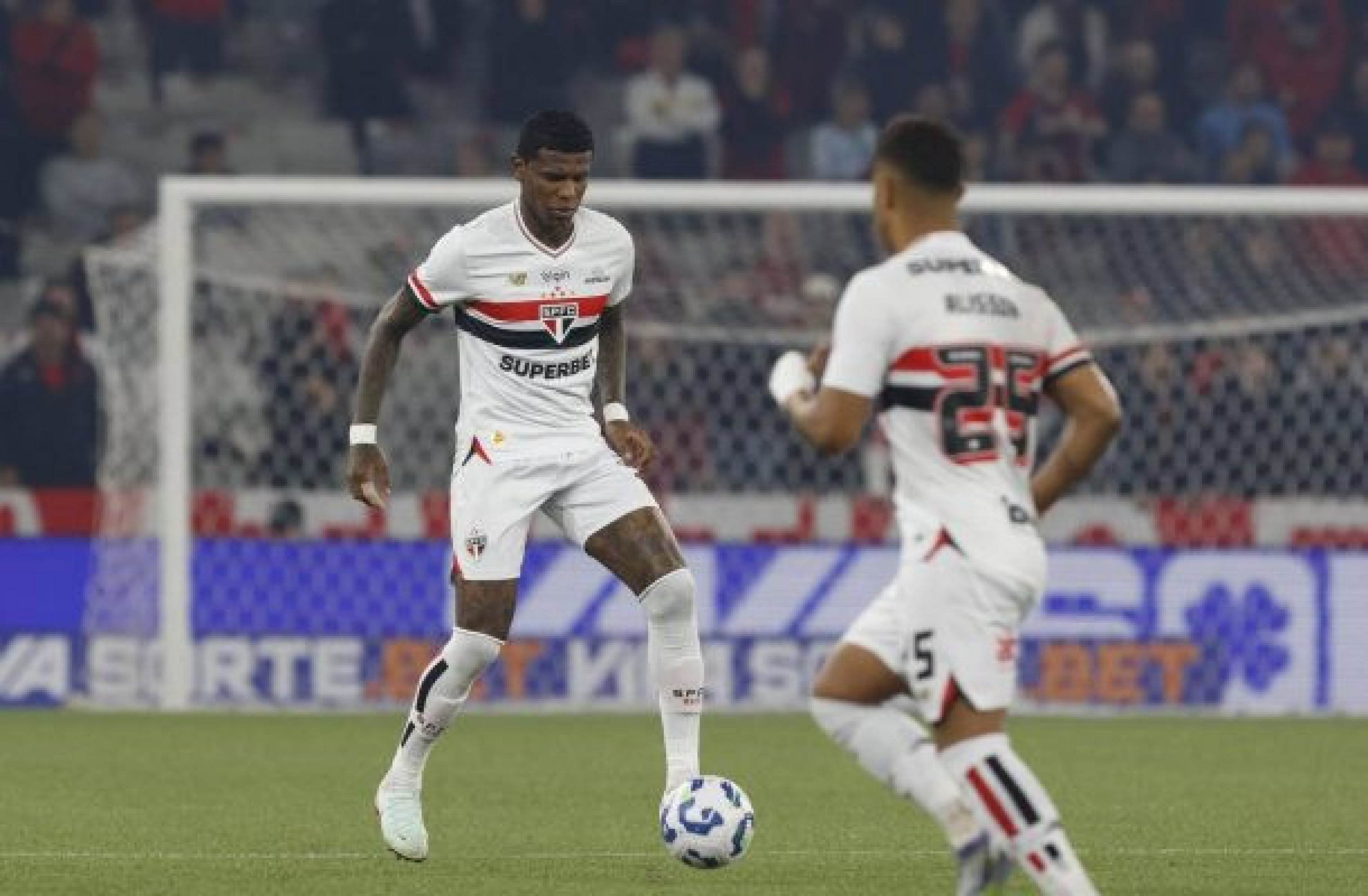 Arboleda tem lesão diagnosticada e vira desfalque no São Paulo