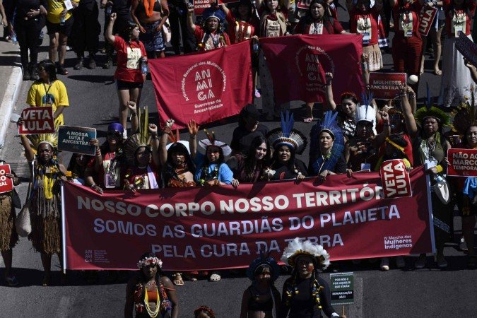 07.08.2025 Carlos Vieira/CB/DA.PRESS - 4ª Marcha das Mulheres Infígenas. Alessandra Negrine com Sonia Guajajara, Min. dos Povos Indígenas. - (crédito: Carlos Vieira/CB/DA.PRESS) 07.08.2025 Carlos Vieira/CB/DA.PRESS - 4ª Marcha das Mulheres Infígenas. Alessandra Negrine com Sonia Guajajara, Min. dos Povos Indígenas. - (crédito: Carlos Vieira/CB/DA.PRESS)