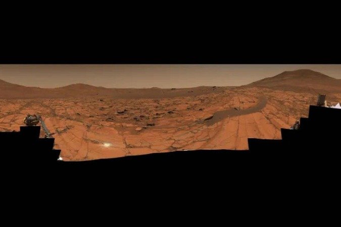 A imagem é uma coletânea de 96 fotos, unidas para simular uma visão 360º do ambiente marciano - (crédito: Nasa/JPL-Caltech/ASU/MSSS) A imagem é uma coletânea de 96 fotos, unidas para simular uma visão 360º do ambiente marciano - (crédito: Nasa/JPL-Caltech/ASU/MSSS)