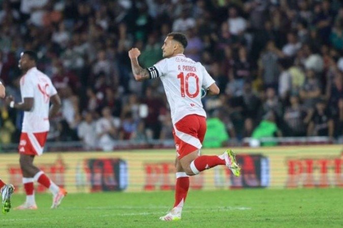 Alan Patrick cobra uma melhor postura do time em jogos decisivo  -  (crédito:  Foto: Ricardo Duarte / Internacional)