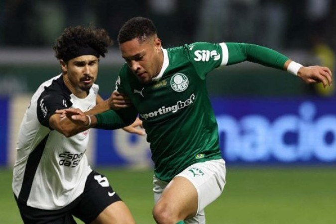 VITOR ROQUE  - Mesmo bem marcado, muitas vezes por dois jogadores, fez um bom trabalho buscando finalizar dentro da área, cair pelos flancos e fazer o pivô. Foi um dos melhores do Palmeiras no primeiro tempo, mas curiosamente acabou substituído no intervalo para entrada de Flaco Lopez - NOTA 6,5 - Foto:  Cesar Greco/Palmeiras