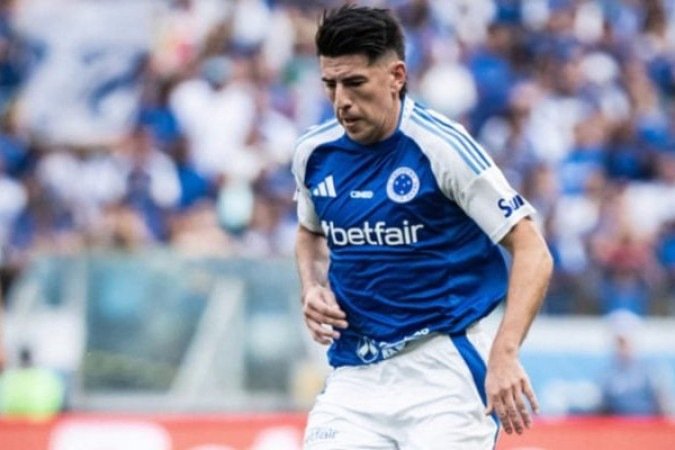 VILLALBA - Ao contrário do seu companheiro de defesa, o argentino conseguiu aparecer bem na partida. Além de uma boa atuação na defesa, Villalba apareceu bem no ataque, criando oportunidades e marcando o gol que abriu o placar. Nota: 7 - Foto: Gustavo Aleixo/Cruzeiro