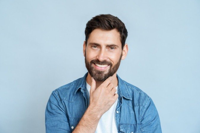 Cuidar da barba destaca os traços e fortalece a autoestima (Imagem: Stock 4you | Shutterstock) - (crédito: EdiCase) Cuidar da barba destaca os traços e fortalece a autoestima (Imagem: Stock 4you | Shutterstock) - (crédito: EdiCase)
