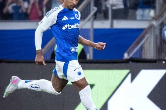 MATHEUS PEREIRA - Mais uma vez, o camisa 10 foi o grande destaque do meio-campo do Cruzeiro. Participou ativamente das construções de jogadas no ataque e também teve suas oportunidades de marcar. Além disso, o jogador conseguiu levar um pouco de talento em um jogo mais travado. Nota: 6,5 - Foto: Gustavo Aleixo/Cruzeiro