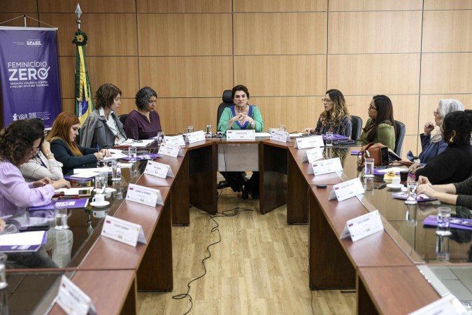 Com os dados recolhidos pela plataforma, ministra (ao centro) considera que será possível estudar melhor o processo que leva à agressão - (crédito: Marcelo Camargo/Agência Brasil) Com os dados recolhidos pela plataforma, ministra (ao centro) considera que será possível estudar melhor o processo que leva à agressão - (crédito: Marcelo Camargo/Agência Brasil)