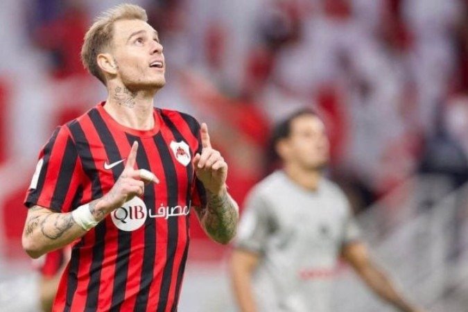 Com a ajuda de pré-candidato à presidente, Grêmio insiste na contratação de Roger Guedes - (crédito: Foto: Reprodução/Instagram) Com a ajuda de pré-candidato à presidente, Grêmio insiste na contratação de Roger Guedes - (crédito: Foto: Reprodução/Instagram)