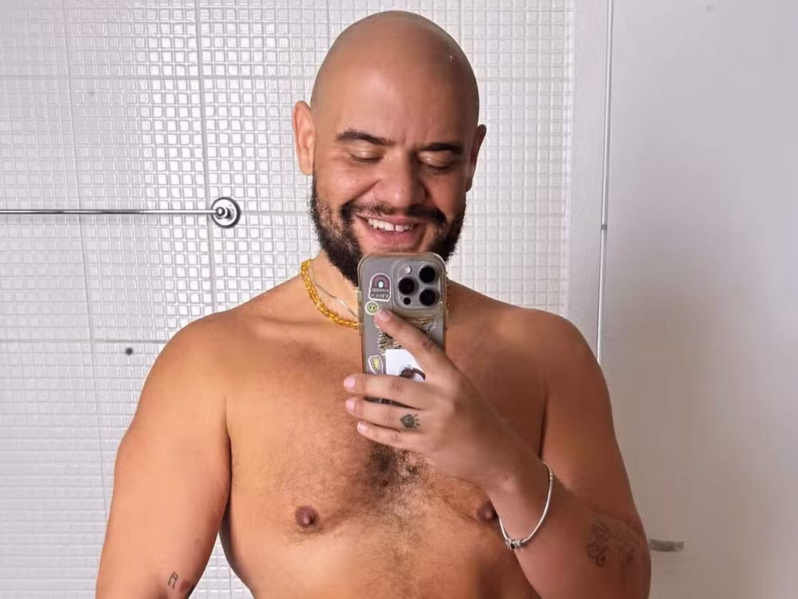 Gominho faz selfie sem roupa e exibe novo shape após perder 61 kg: ‘Animado’ - (crédito: Observatorio dos Famosos) Gominho faz selfie sem roupa e exibe novo shape após perder 61 kg: ‘Animado’ - (crédito: Observatorio dos Famosos)