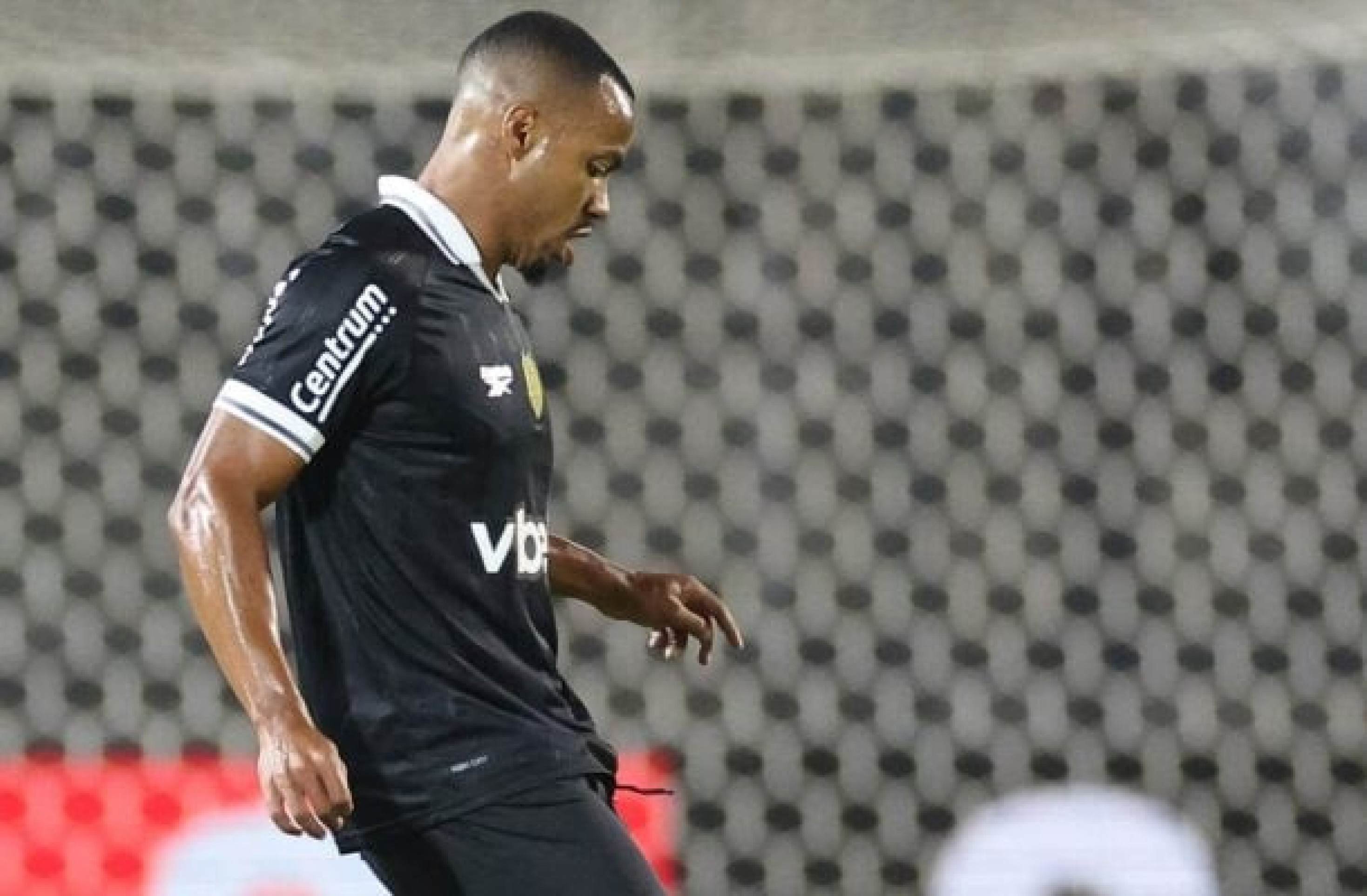 Marlon Freitas desfalca o Botafogo após sofrer concussão cerebral