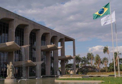  Eixo Capital. Ministério da Justiça e Segurança Pública (MJSP) institui oficialmente, por meio de uma portaria publicada ontem, a cerimônia de hasteamento e arriamento da Bandeira Nacional no âmbito da pasta -  (crédito:  Ricardo Medeiros/MJSP) - Eixo Capital. Ministério da Justiça e Segurança Pública (MJSP) institui oficialmente, por meio de uma portaria publicada ontem, a cerimônia de hasteamento e arriamento da Bandeira Nacional no âmbito da pasta -  (crédito:  Ricardo Medeiros/MJSP)