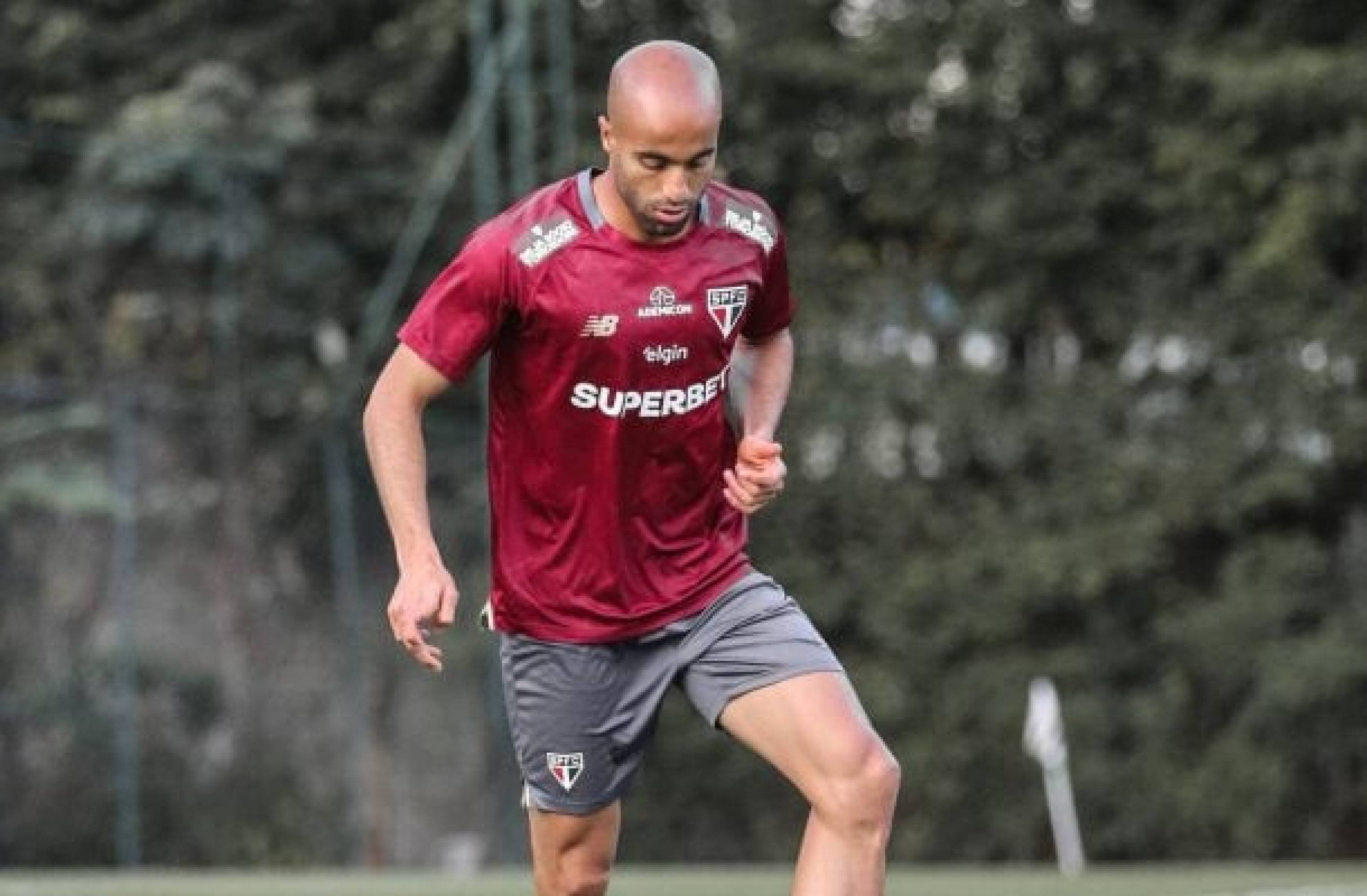 Júlio Casares anunciou o retorno de Lucas em seu Instagram -  (crédito: Foto: Divulgação/Instagram)