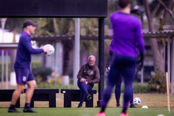 Dorival pode ter dois desfalques para o confronto no Rio Grande do Sul - (crédito: Foto: Rodrigo Coca/Agência Corinthians) Dorival pode ter dois desfalques para o confronto no Rio Grande do Sul - (crédito: Foto: Rodrigo Coca/Agência Corinthians)