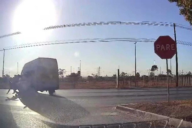 Motorista de van foi denunciado por derrumar motociclistas -  (crédito: Material cedido ao Correio)