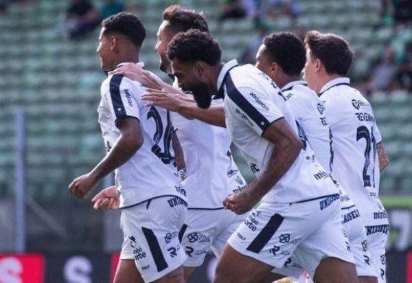 Foto: Mourão Panda / América