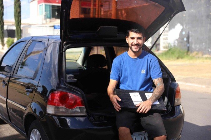  Gustavo Silva faz 100 entregas por dia, com jornada de cinco horas -  (crédito:  Mariana Campos/CB/D.A Press)
