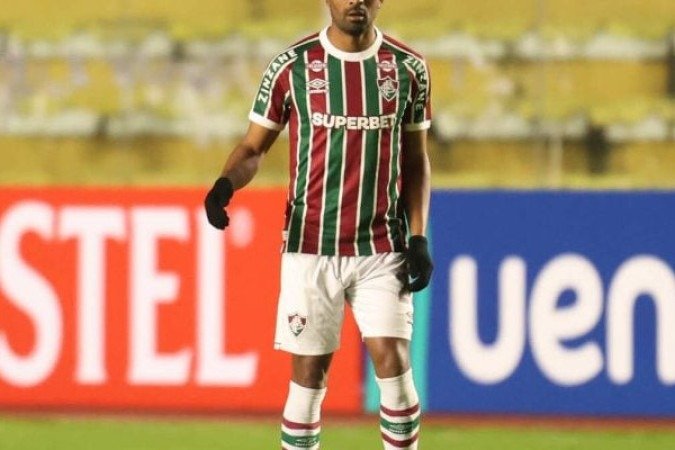 THIAGO SANTOS - Disperso, não teve um bom desempenho em sua posição de origem, como volante, no primeiro tempo. Na etapa final, subiu de produção e ganhou algumas bolas, com bons cortes e desarmes.  NOTA: 5,0. Foto: Marcelo Gonçalves/ Fluminense FC