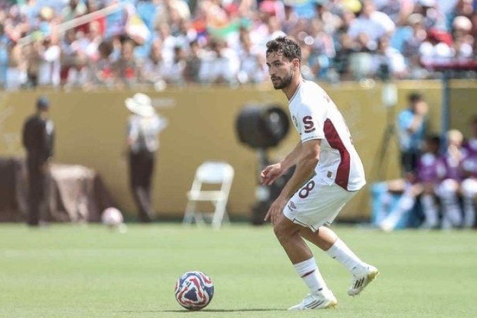 MARTINELLI: Também entrou no segundo tempo, mas não teve tanto destaque, tentando ajudar a equipe a segurar o resultado, algo que não aconteceu. NOTA: 5,5. Foto: Lucas Merçon/Fluminense