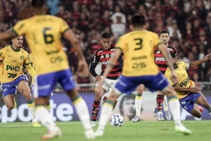 MIRASSOL- É um time que enche os olhos por causa do bom troque de bola e ousadia ofensiva, levando perigo ao gol, de Rossi. O time foi bem, mas Reinaldo, Edson Carioca, Gabriel e Chico da Cistas foram bem. Este último pecou por perder boas oportunidades. NOTA 7,0. Foto: Gilvan de Souza