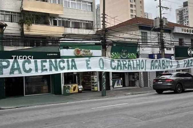 Torcida do Palmeiras protesta após sequência ruim na temporada - (crédito: Reprodução/x) Torcida do Palmeiras protesta após sequência ruim na temporada - (crédito: Reprodução/x)