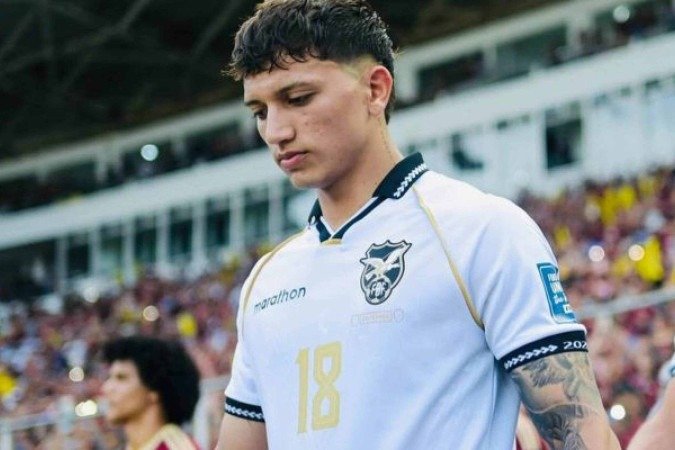 Lucas Chávez atuou nos dois últimos jogos da Bolívia nas Eliminatórias - (crédito: reprodução/instagram) Lucas Chávez atuou nos dois últimos jogos da Bolívia nas Eliminatórias - (crédito: reprodução/instagram)