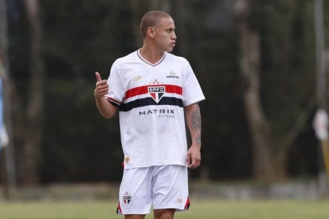 MAIK – Teve atuação equilibrada ao contribuir em lances na defesa com desarmes e no ataque, especialmente nas aproximações com Rodriguinho como na origem do primeiro gol do São Paulo. NOTA 6,0. Foto: Rubens Chiri / São Paulo FC