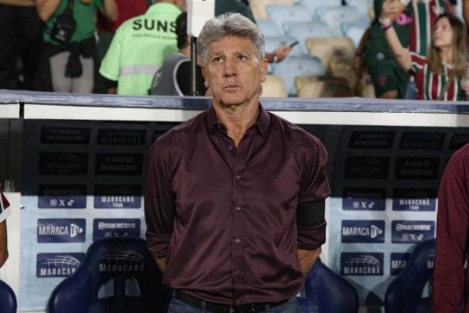 RENATO GAÚCHO - Com uma escalação repleta de reservas, viu o time sentir a falta de entrosamento no primeiro tempo, mas mexeu bem no time na etapa final e viu a equipe fazer uma boa partida, mesmo fora de casa. NOTA: 6,0. Foto: Lucas Merçon/Fluminense