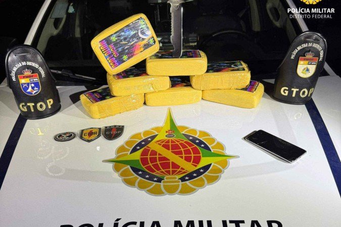Polícia fecha laboratório de drogas em Samambaia e apreende R$ 100 mil em entorpecente -  (crédito: PMDF)