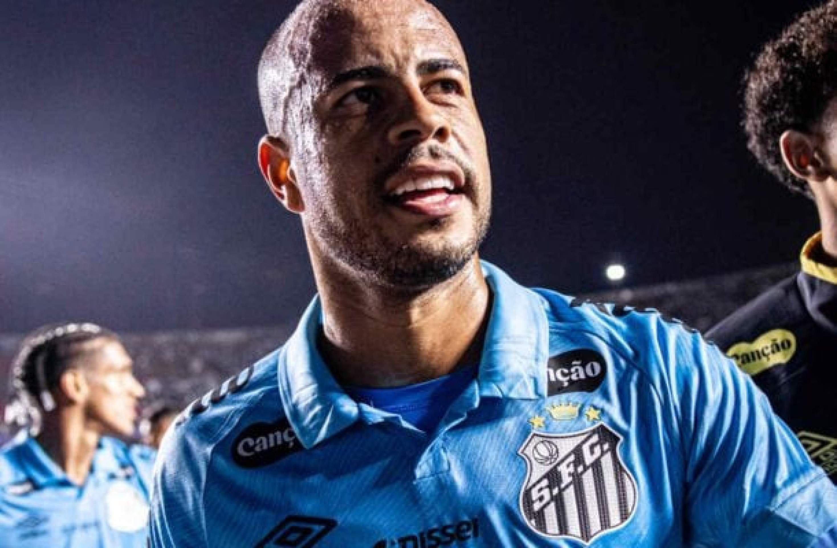 Mayke pode ganhar primeira chance como titular do Santos