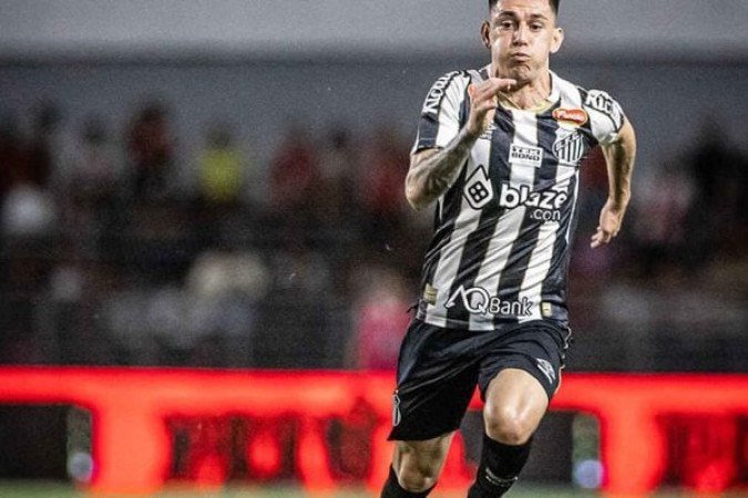 ESCOBAR  - Entrou nos acréscimos substituindo Guilherme. Mal tocou na bola SEM NOTA 6,0. Foto:  Raul Baretta/ Santos FC.