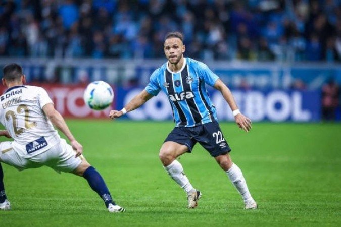 BRAITHWAITE: Provavelmente, foi um dos piores jogos do atacante em sua passagem pelo Imortal. Não criou nada e não levou perigo à meta do Sport. Ainda levou cartão amarelo e está fora do próximo jogo. NOTA: 4,0. Foto: Lucas Uebel/Grêmio