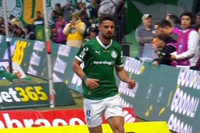 Flaco López cobra pênalti e empata o jogo para o Palmeiras.  Pode vibrar!  -  (crédito: Foto: Reprodução / TV Globo)