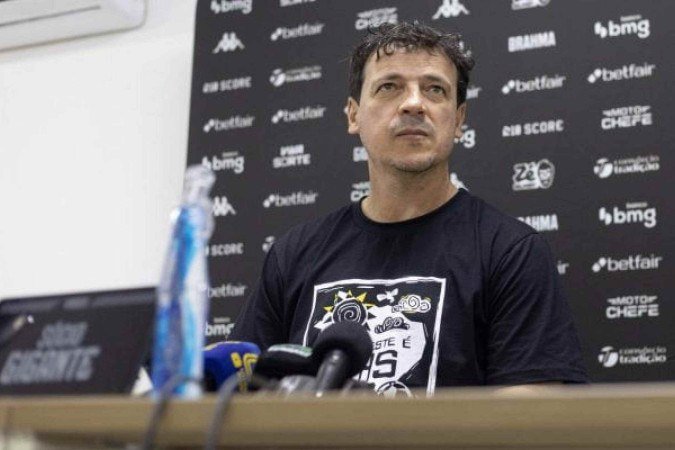 Fernando Diniz pede que torcida do Vasco dê voto de confiança a João Victor -  (crédito: Foto: Reprodução/VascoTV)