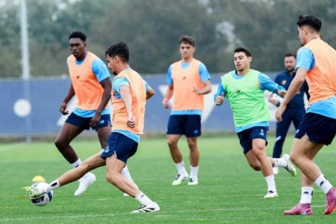 Jogadores do Porto durante treinamento da equipe -  (crédito: Foto: Divulgação)