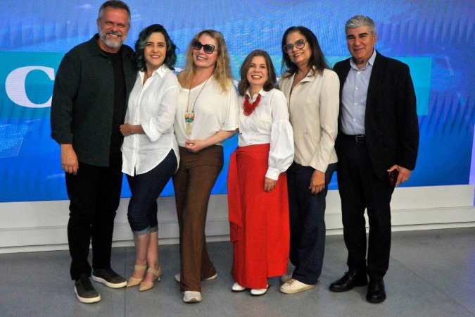 Atriz Vera Fischer e o ator Leonardo Franco com Ana Dubeux, Adriana Bernardes, Sibele Negromonte e Miguel Jabour