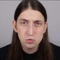 Felipe Bressanim Pereira, conhecido como Felca, publicou um vídeo com denúncias sobre conteúdos que expõem crianças e adolescentes em situações inadequadas nas redes sociais -  (crédito: Reprodução / YouTube)