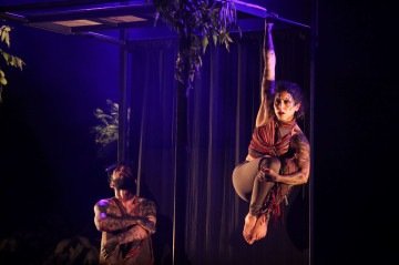 Inabitável
Com Camilla Goulart, Catherine Zilá e Carlos Guerreiro. Amanhã, às 19h, e domingo, às 18h, no Sesc Taguatinga (QNF 24, Taguatinga Norte). Ingressos: R$ 10 (meia) e R$ 20 (inteira), pelo Sympla. Alunos de escolas pública não pagam entrada. Meia-entrada solidária: 1kg de alimento não perecível. Classificação indicativa livre
- (crédito: Humberto Araujo) Inabitável
Com Camilla Goulart, Catherine Zilá e Carlos Guerreiro. Amanhã, às 19h, e domingo, às 18h, no Sesc Taguatinga (QNF 24, Taguatinga Norte). Ingressos: R$ 10 (meia) e R$ 20 (inteira), pelo Sympla. Alunos de escolas pública não pagam entrada. Meia-entrada solidária: 1kg de alimento não perecível. Classificação indicativa livre
- (crédito: Humberto Araujo)
