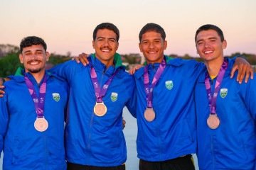 Mesmo com um membro afetado pelo problema no remo, quarteto brasileiro reuniu forças e não desistiu da disputa por uma medalha no Pan Júnior -  (crédito: Marina Ziehe/COB)