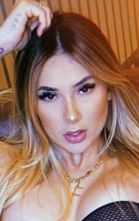 Virginia Fonseca ostenta 'morango do amor' avaliado em R$ 11 mil -  (crédito: Reprodução/Instagram)