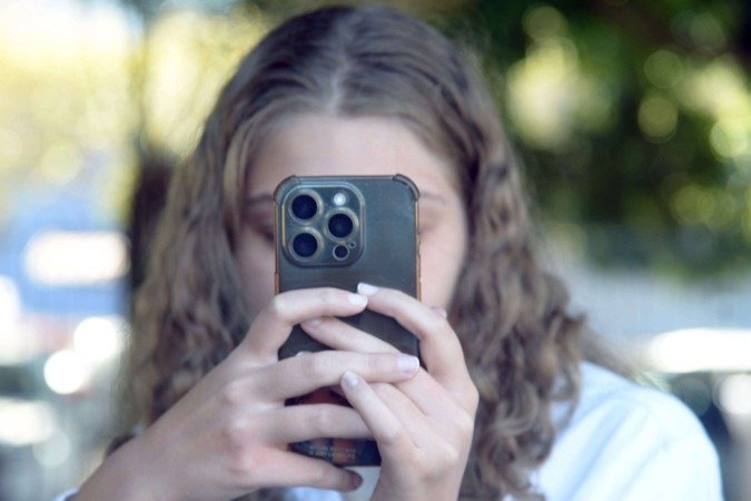 7 em cada 10 jovens acreditam que IA ajuda no processo de aprendizagem, diz estudo