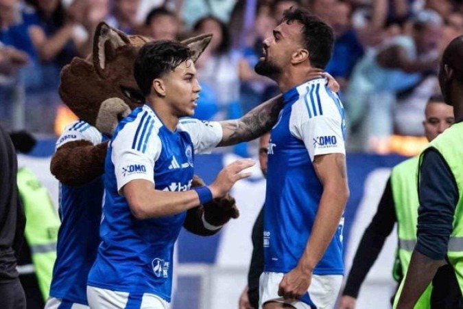 Cruzeiro reclama da atuação da arbitragem em partida contra o Santos -  (crédito: Foto: Gustavo Aleixo/Cruzeiro)