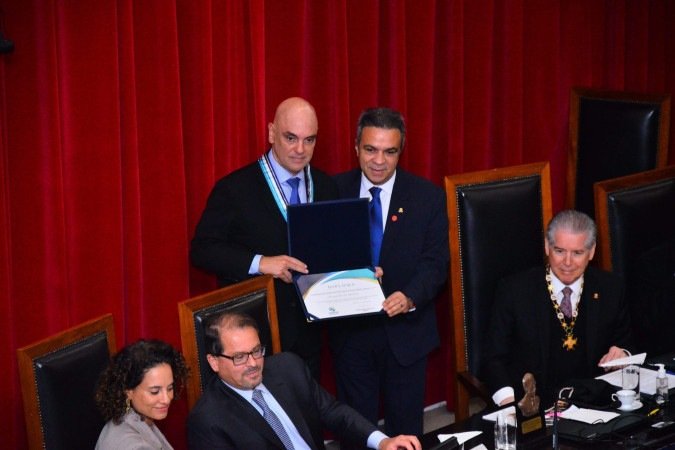 Ministro Alexandre de Moraes, do STF, homenageado pelo TCESP - (crédito: Divulgação/TCESP) Ministro Alexandre de Moraes, do STF, homenageado pelo TCESP - (crédito: Divulgação/TCESP)
