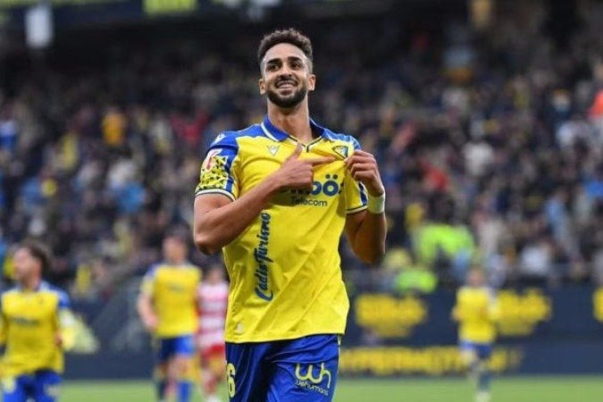 Chris Ramos, do Cádiz, está próximo de reforçar o Botafogo nesta temporada - (crédito: Foto: Divulgação / Cádiz) Chris Ramos, do Cádiz, está próximo de reforçar o Botafogo nesta temporada - (crédito: Foto: Divulgação / Cádiz)