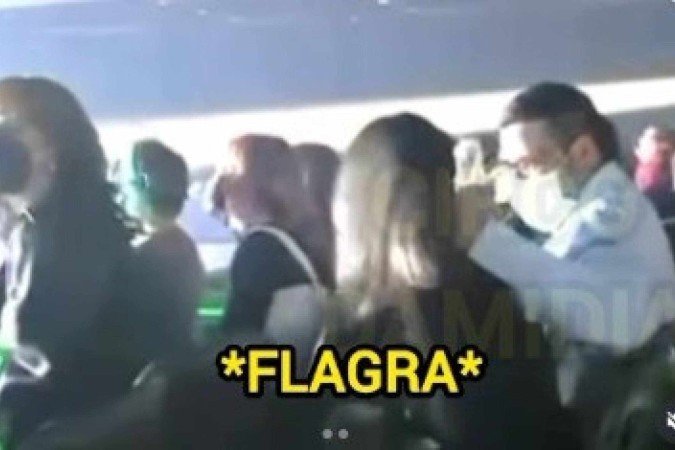 Sandy é flagrada em rara aparição trocando carinho com namorado - (crédito: Reprodução Instagram Circo da Mídia) Sandy é flagrada em rara aparição trocando carinho com namorado - (crédito: Reprodução Instagram Circo da Mídia)