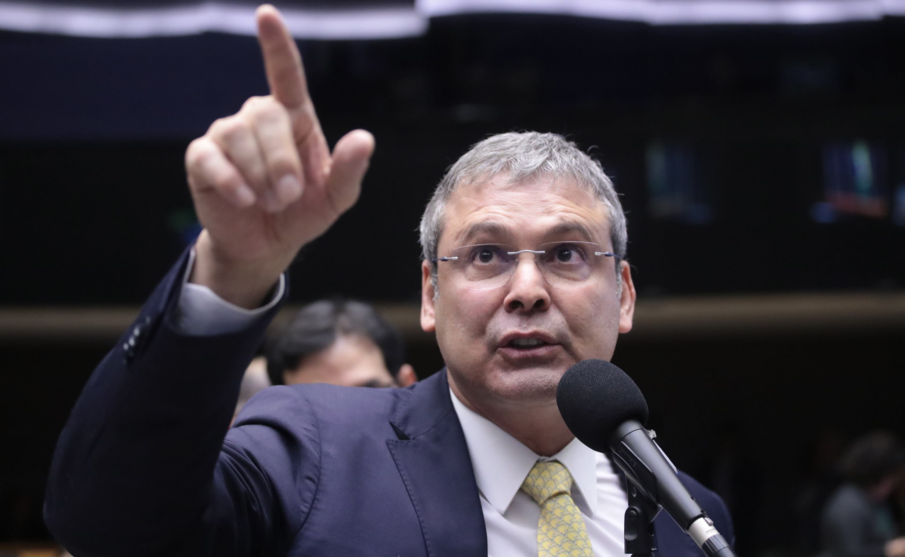 Lindbergh diz que prisão de Bolsonaro preserva ordem: 