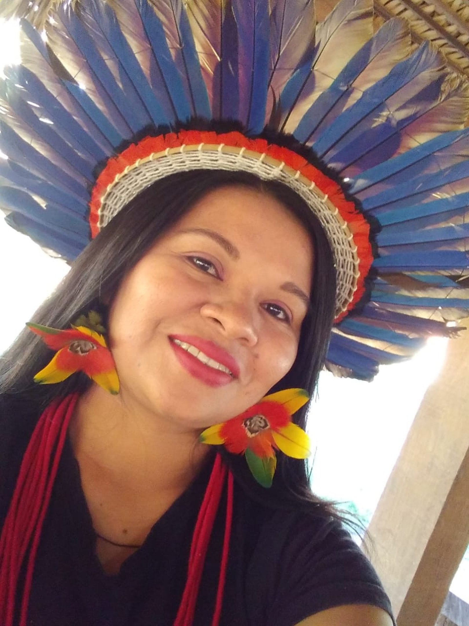 A professora Tonica Homangadje Surui, de 32 anos, mora na Aldeia Lapetanha, em Rondônia e precisou sair de casa um mês antes do parto para ficar mais perto do hospital.