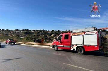 Motociclista não resistiu aos ferimentos e morreu no local do sinistro, no Gama - (crédito: Divulgação/CBMDF) Motociclista não resistiu aos ferimentos e morreu no local do sinistro, no Gama - (crédito: Divulgação/CBMDF)