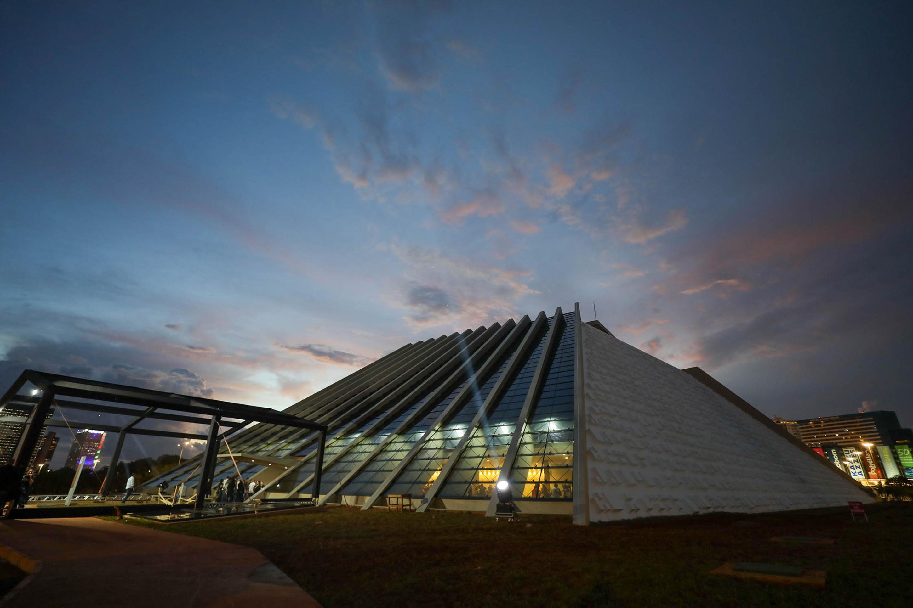 Fechado em 2014, o Teatro Nacional Claudio Santoro foi reaberto em dezembro de 2024.