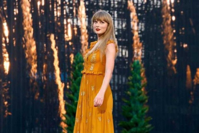 Captura de tela do site de Taylor Swift mostra links para compra de vinis, fitas cassete e pôsteres de seu novo álbum, 'The Life of a Showgirl', com imagens barradas da capa. - (crédito: TAYLORSWIFT.COM) Captura de tela do site de Taylor Swift mostra links para compra de vinis, fitas cassete e pôsteres de seu novo álbum, 'The Life of a Showgirl', com imagens barradas da capa. - (crédito: TAYLORSWIFT.COM)